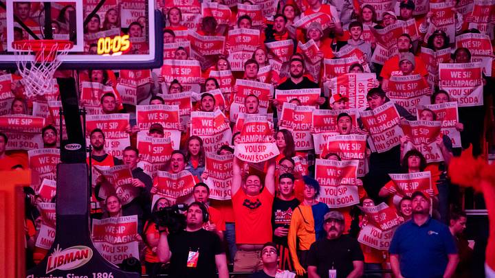 Illinois Students, Iowa Clash Over Ticket Dispute for Saturday Game Illinois Students, Iowa Clash Over Ticket Dispute for Saturday Game