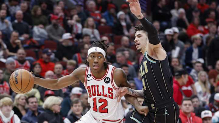 Ayo Dosunmu's Surprise Night Leads Bulls Past Hornets Ayo Dosunmu's Surprise Night Leads Bulls Past Hornets