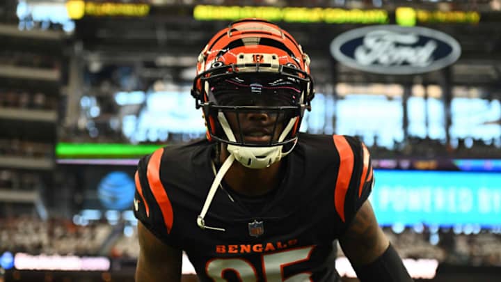 Tee Higgins ‘Could Be Traded’: How Cowboys Deal for Bengals WR Helps Dak Prescott Tee Higgins ‘Could Be Traded’: How Cowboys Deal for Bengals WR Helps Dak Prescott