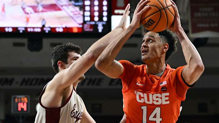 Syracuse Pulls Away Down the Stretch in Win at Boston College
