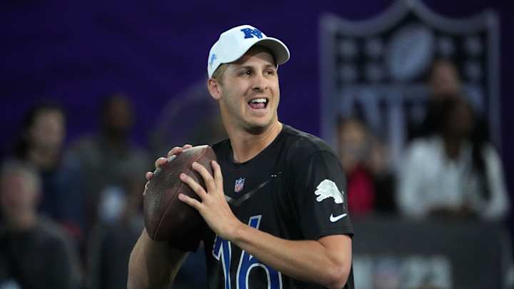 Jared Goff Tells Derek Carr 'There's Life on the Other Side'