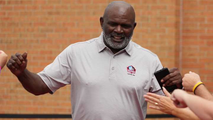 Lawrence Taylor Picks Top Five Defensive Players in NFL History