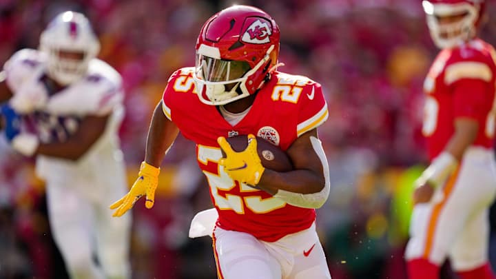 Chiefs Activate Clyde Edwards-Helaire, Place Mecole Hardman on IR
