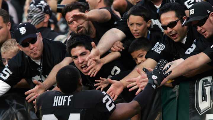 Raiders Safety Huff Was a Tough Tackler