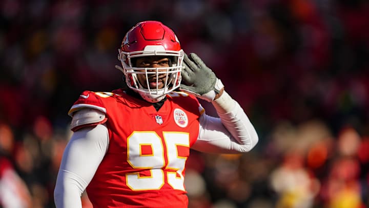 Chiefs’ Chris Jones Goes Viral for Super Bowl Coin Toss Exchange vs. Eagles