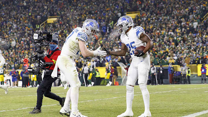 Pros and Cons of Lions Re-Signing Will Harris