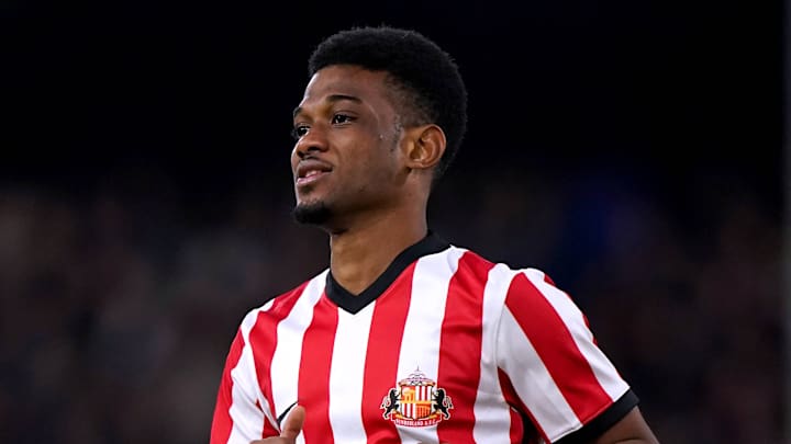 ‘Never tires, never moans, just wants to play’ - Tony Mowbray hails ‘robust’ Sunderland star