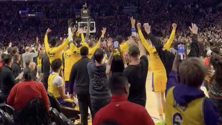 Anthony Davis Had Such a Strange Reaction to LeBron James' Record-Breaking Shot