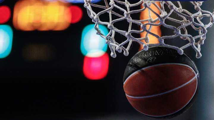 Oklahoma High School Basketball Game Ends at 4–2