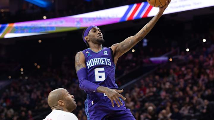 Sixers Will Land Hornets' Jalen McDaniels in Thybulle Deal