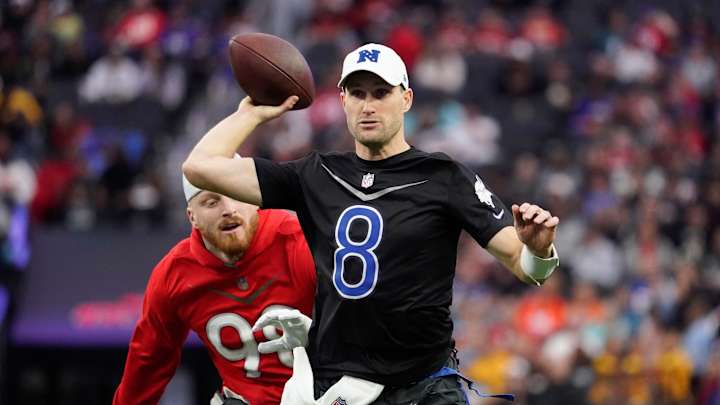 Kirk Cousins Sings Tom Brady Parody Song With Kelly Clarkson at NFL Honors