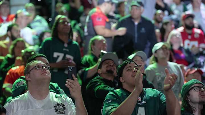 Jalen Hurts Praises Eagles Fans as They Begin Pouring into Super Bowl LVII City