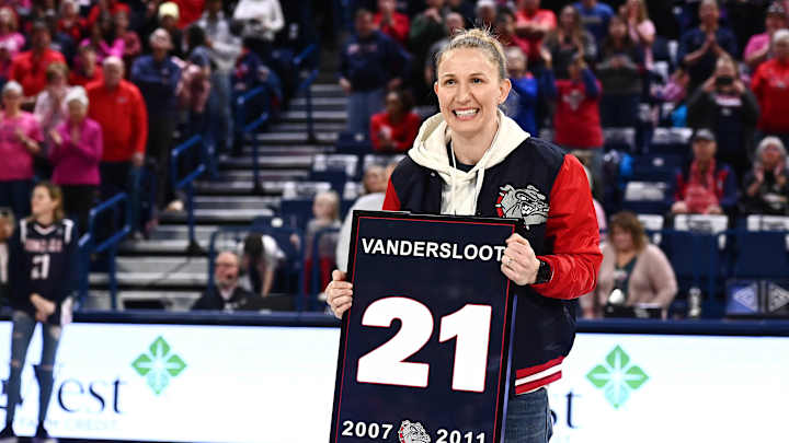 Gonzaga retires Courtney Vandersloot’s jersey in pregame ceremony