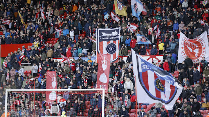 Supporters have played 'important' role in club's recent resurgence, says Sunderland star