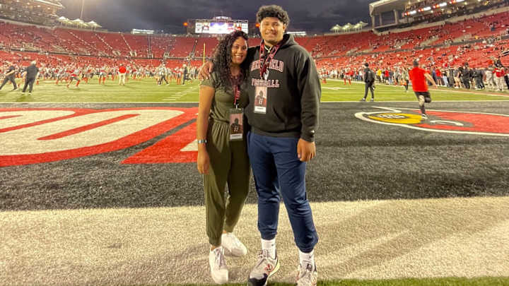 UW Offers Alaska-Born, Pa.-Hyped, Florida-Bound Defensive Tackle