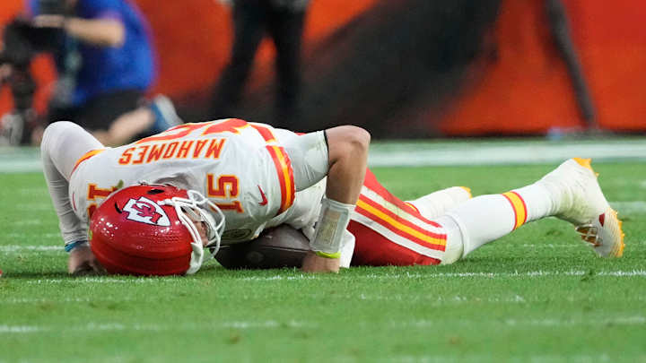 Patrick Mahomes Reinjures Ankle in Second Quarter of Super Bowl LVII