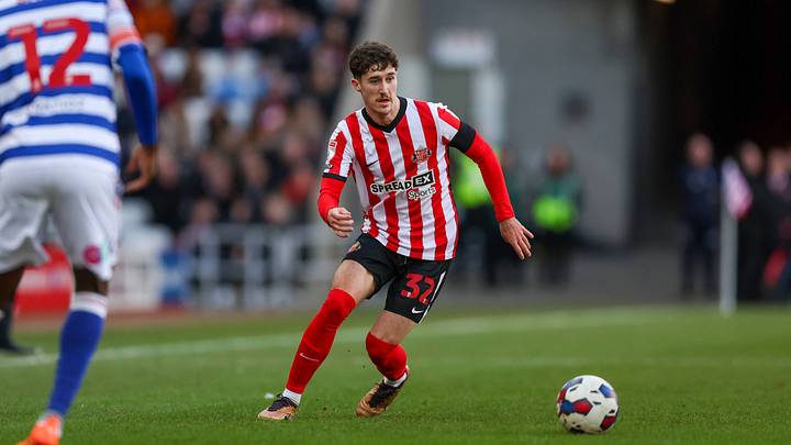 'He amazes me game after game' - Tony Mowbray hails Sunderland defence