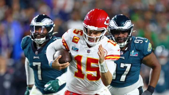 Patrick Mahomes Leads Chiefs on 2nd-Half Rally to Beat Eagles, Win Super Bowl