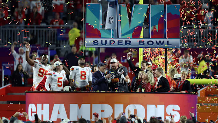 LOOK: Kansas City Chiefs Visit President Joe Biden at White House LOOK: Kansas City Chiefs Visit President Joe Biden at White House