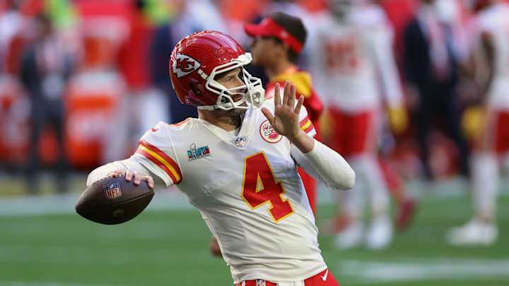 Henne Retirement Brings Back Old Dolphins Draft Debate