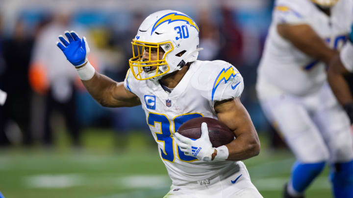 Chargers RB Austin Ekeler Hopeful That OC Kellen Moore Can Guide Offense in Becoming More Consistent