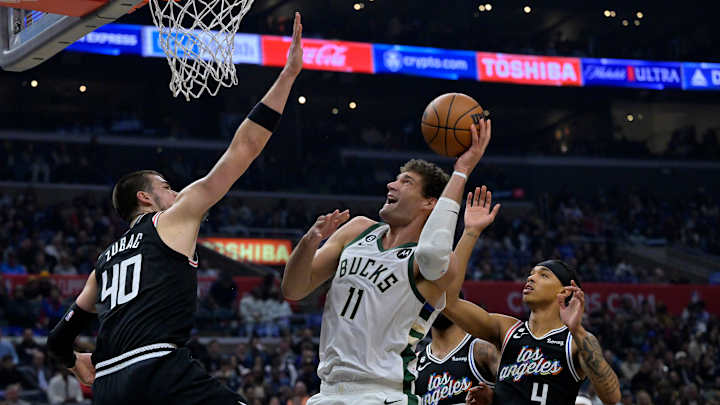 Brook Lopez earns career milestone as the Milwaukee Bucks keep rolling