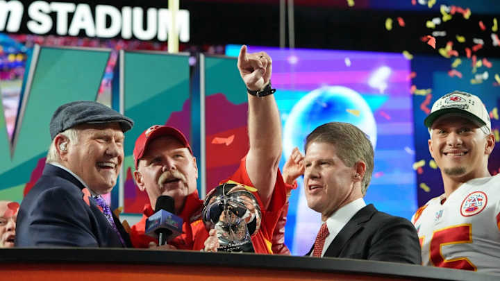 Bradshaw, Rihanna Among Three Super Bowl Lowlights Bradshaw, Rihanna Among Three Super Bowl Lowlights