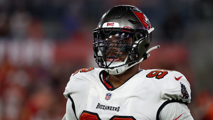 Super Bowl Champion Defensive End details what went wrong for the Buccaneers in 2022