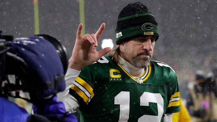 Aaron Rodgers’s Eight-Letter Tweet Had NFL Fans Totally Confused Aaron Rodgers’s Eight-Letter Tweet Had NFL Fans Totally Confused