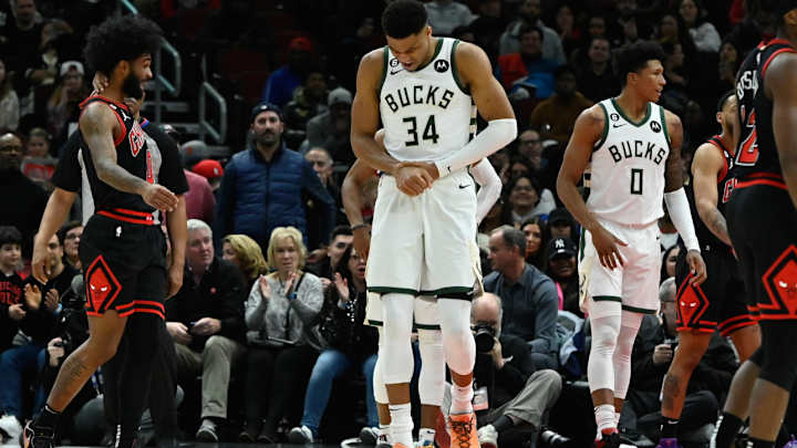 Giannis Antetokounmpo Suffers Sprained Wrist in Bucks’ Win over Bulls
