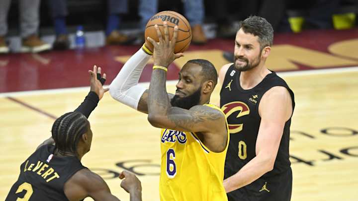 Lakers: Do Fans Want LA to Sign Kevin Love Via Buyout Market?