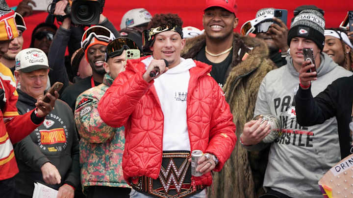 Patrick Mahomes Handed Chiefs Fan Lombardi Trophy, Wandered Away