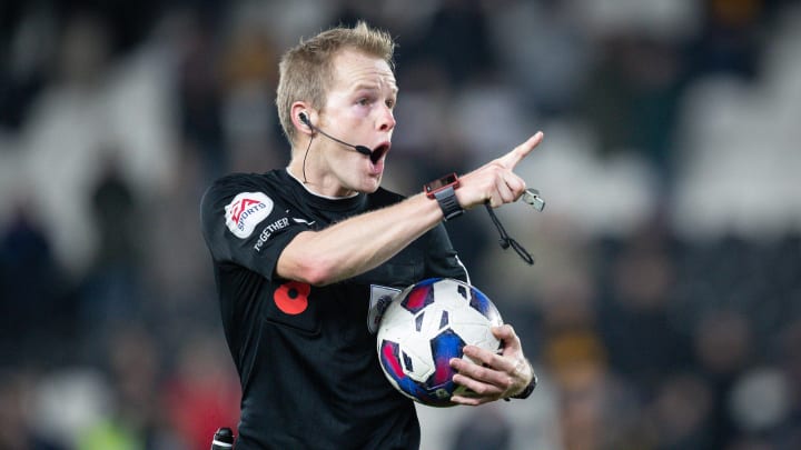 Who is the referee for Huddersfield vs Sunderland?