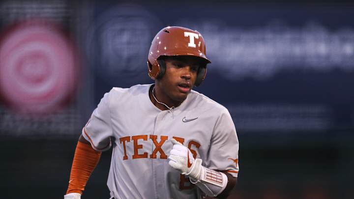 Texas' Rally Comes Up Short in 3-2 Arkansas Loss: Live Game Log
