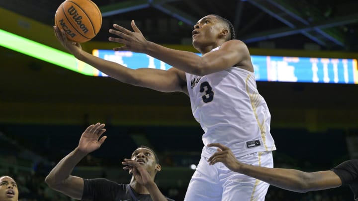 Snubbed Duke basketball signee outshines Bronny James again