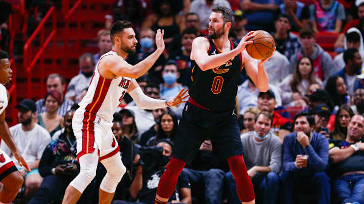 Heat Favorites to Land Kevin Love After Cavaliers Buyout, per Report