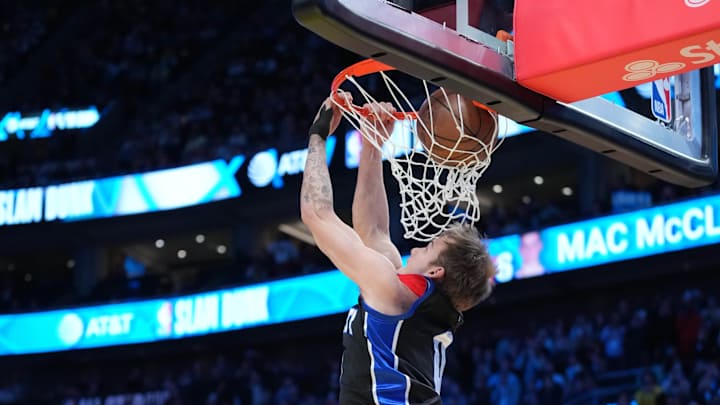 Ex-Laker Becomes First Two-Way Player To Win Slam Dunk Contest