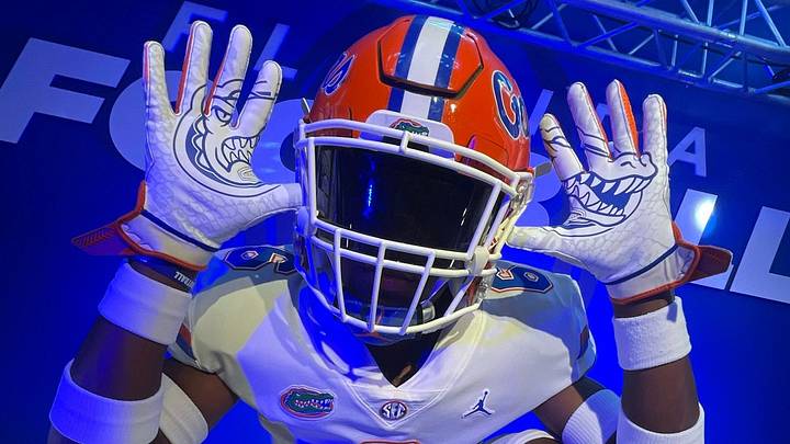RB Anthony Carrie Sees Florida's Jabbar Juluke as a Mentor RB Anthony Carrie Sees Florida's Jabbar Juluke as a Mentor