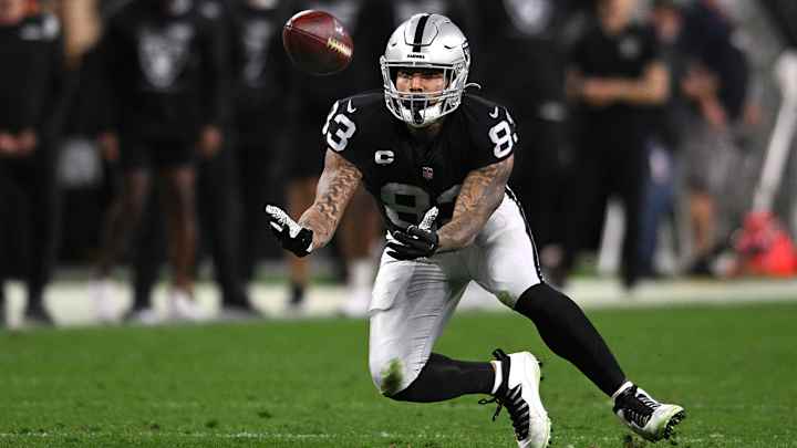 Darren Waller Details How Close Tom Brady Came to Signing With Raiders Darren Waller Details How Close Tom Brady Came to Signing With Raiders