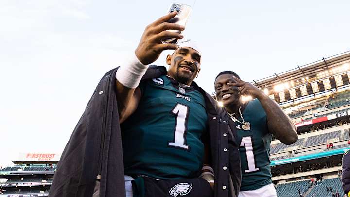 AJ Brown to Eagles: Sign Jalen Hurts or Trade Me