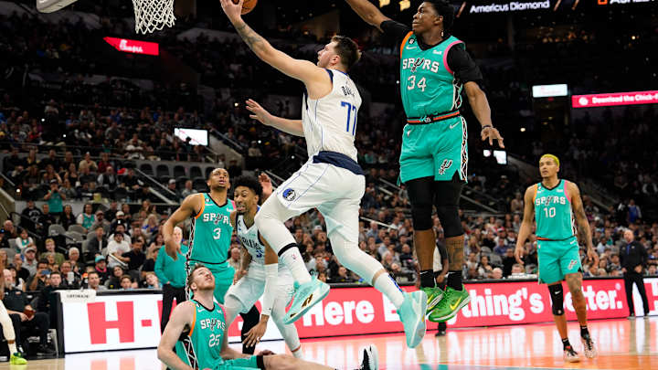 Mavs vs. Spurs Preview: Dallas Seeks Resurgence During 6-Game Homestand Mavs vs. Spurs Preview: Dallas Seeks Resurgence During 6-Game Homestand