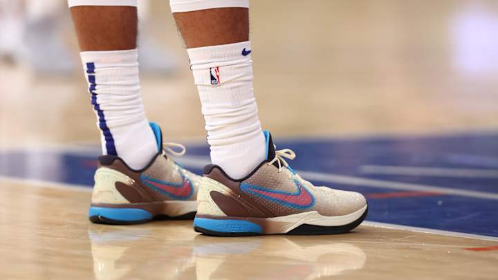 Kobe Bryant's Newest Shoes Elude Fans Once Again