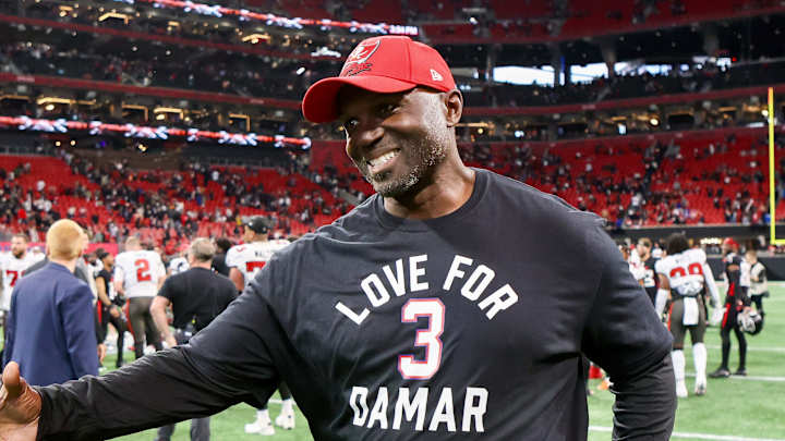 Heisman Winning Quarterback Shows Approval for Buccaneers Heisman Winning Quarterback Shows Approval for Buccaneers