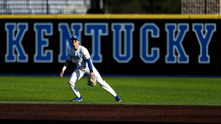 Kentucky Collects 14 Hits, Darren Williams Shuts the Door in 8-3 Win Over Wright State