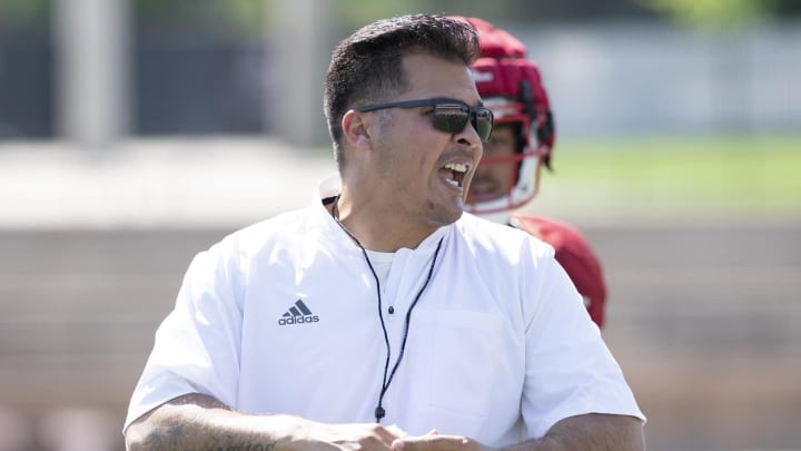 Official: Alabama Hires Robert Bala as Linebackers Coach Official: Alabama Hires Robert Bala as Linebackers Coach