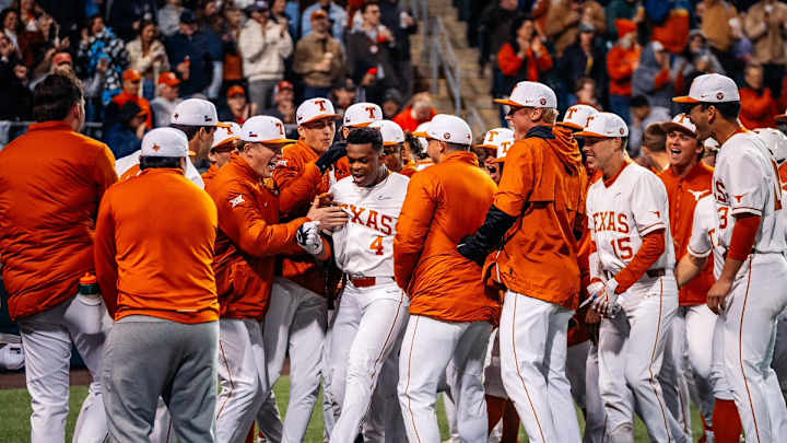 Longhorns Clinch Series With 5-2 Win Over Indiana: Live Game Log
