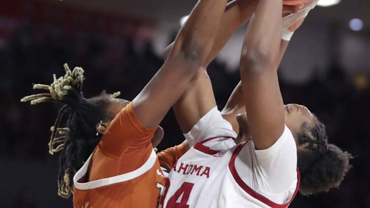 Oklahoma Collapses in First-Place Showdown With Texas