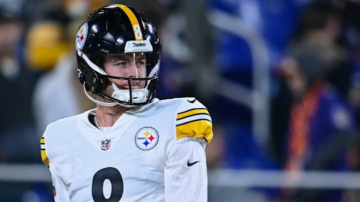 New List Has Steelers' Kenny Pickett as One of Worst QBs in NFL