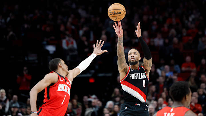 NBA World Reacts After Blazers’ Damian Lillard Scores 71 Points