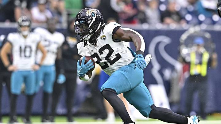Jaguars Extend RB JaMycal Hasty